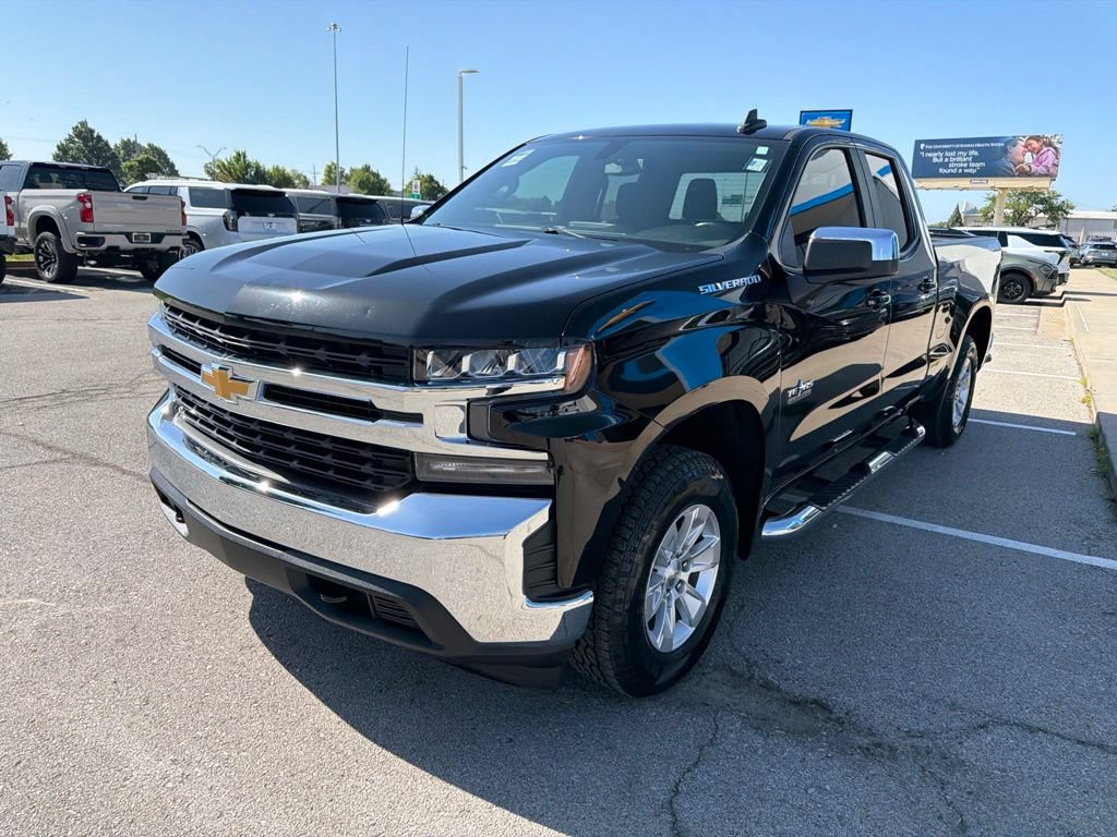 Used 2020 Chevrolet Silverado 1500 LT w/ Texas Edition AWD/4WD image 7