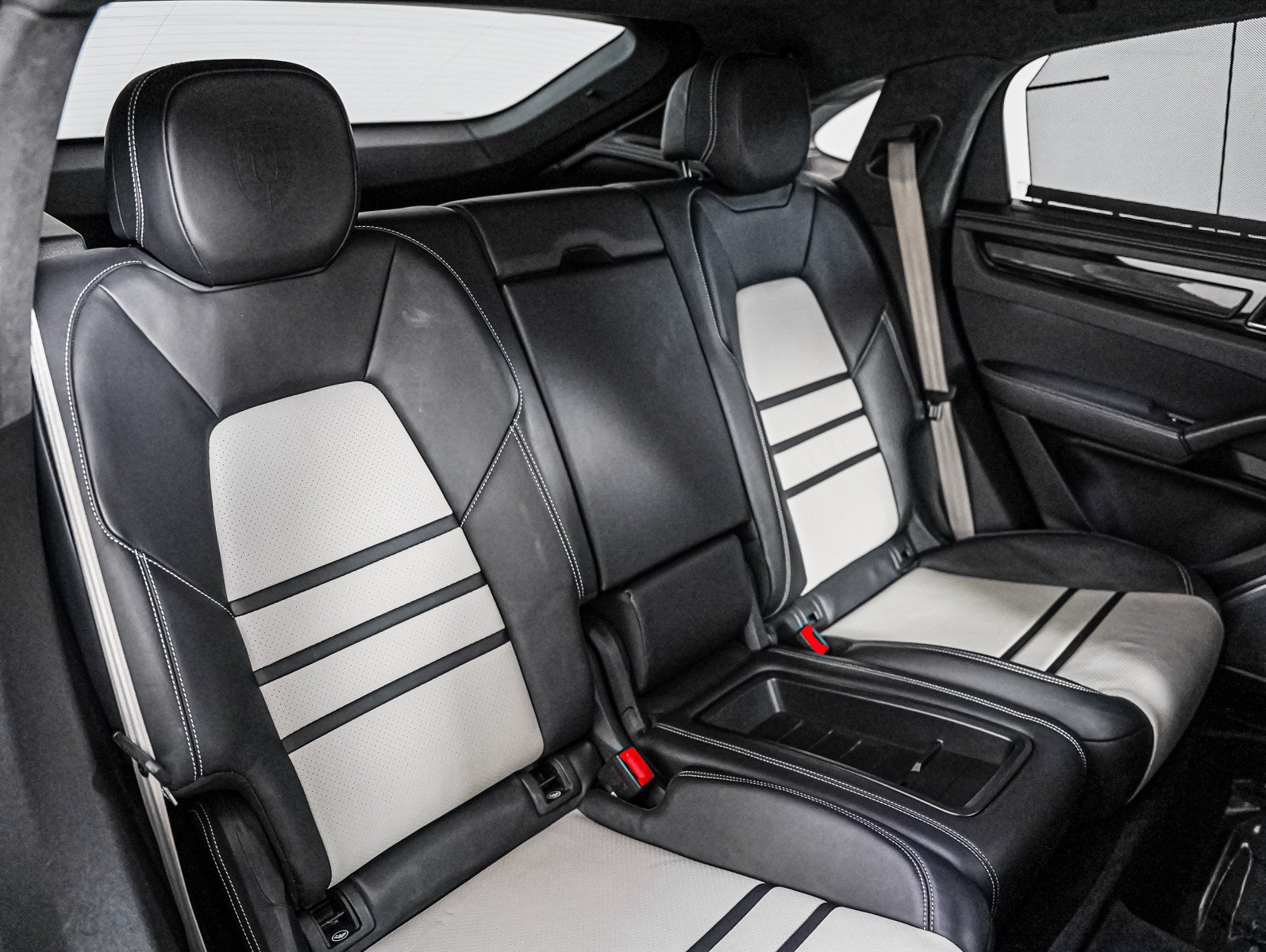 Certified 2022 Porsche Cayenne Turbo GT AWD/4WD image 5