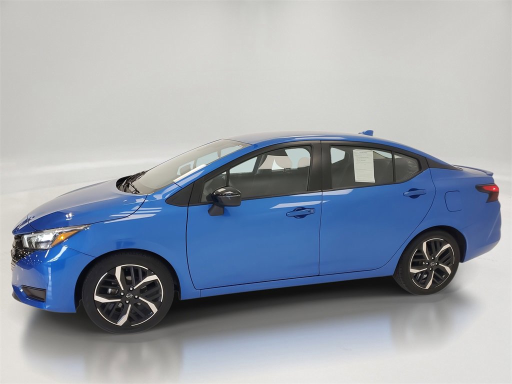 Used 2024 Nissan Versa SR image 4