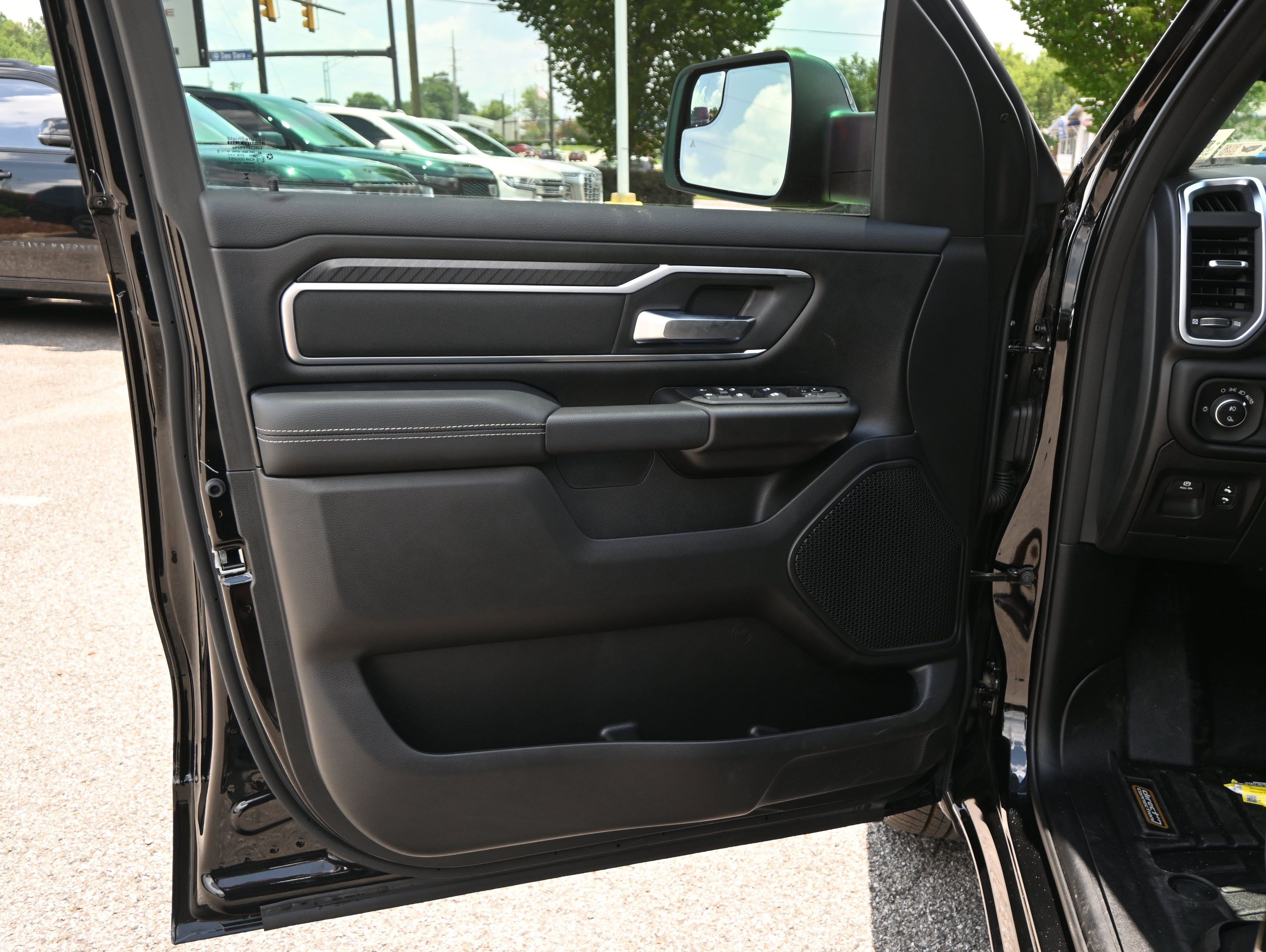 New 2026 RAM 1500 Big Horn AWD/4WD image 14