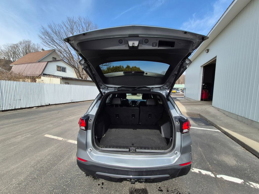 Used 2023 Chevrolet Equinox Premier image 20