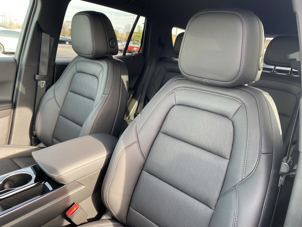 New 2026 Chevrolet Equinox LT w/ Convenience Package II image 12