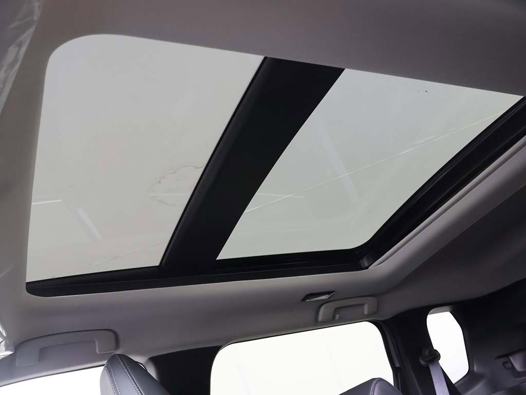 New 2025 Mitsubishi Outlander SE image 22