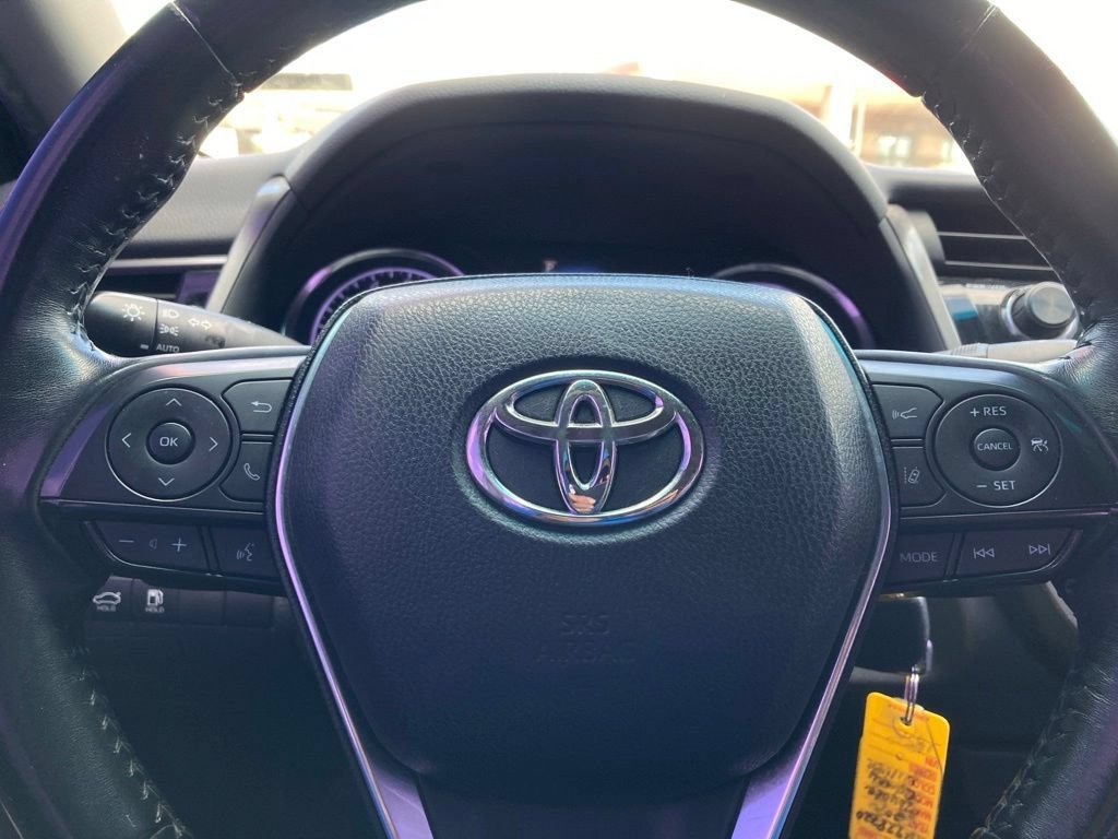 Used 2020 Toyota Camry SE FWD image 15