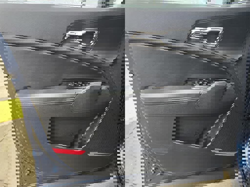 Used 2023 Kia Sportage EX image 16