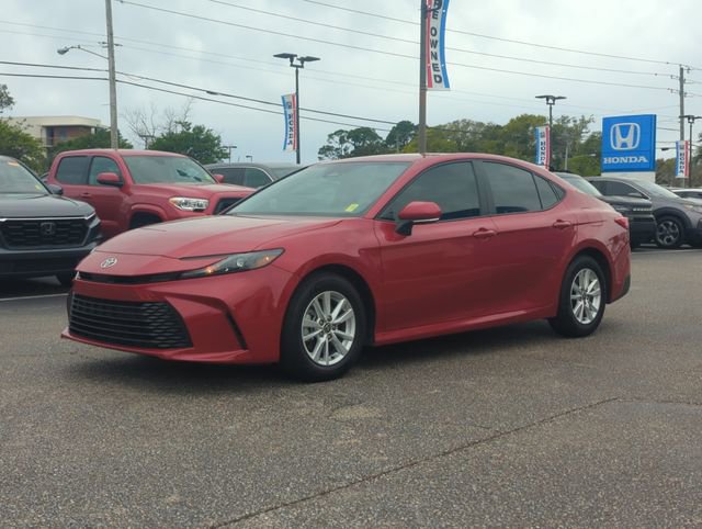 Used 2025 Toyota Camry LE FWD image 8