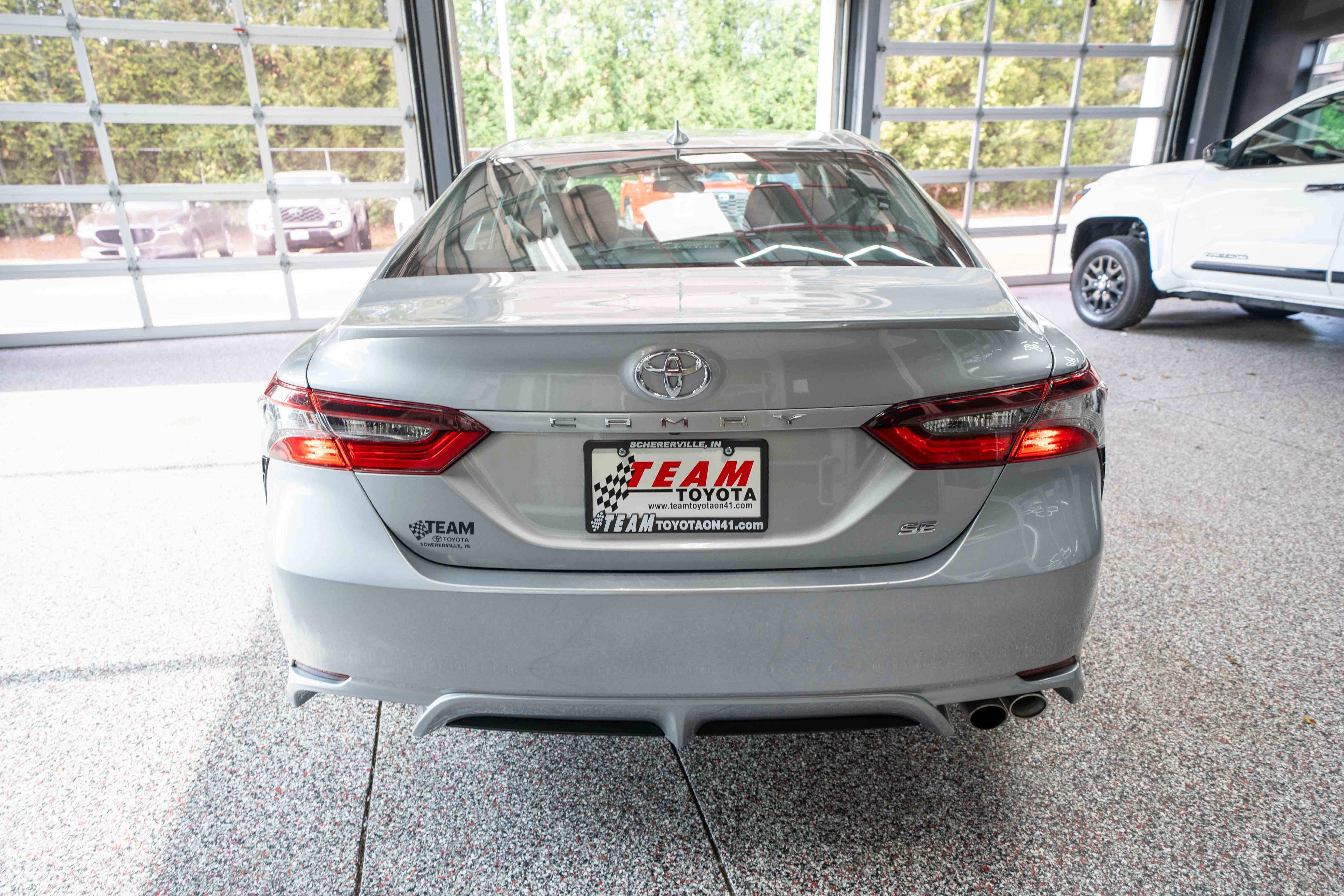 Used 2024 Toyota Camry SE FWD image 3
