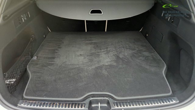 Used 2025 Mercedes-Benz GLC 350e 4MATIC image 31