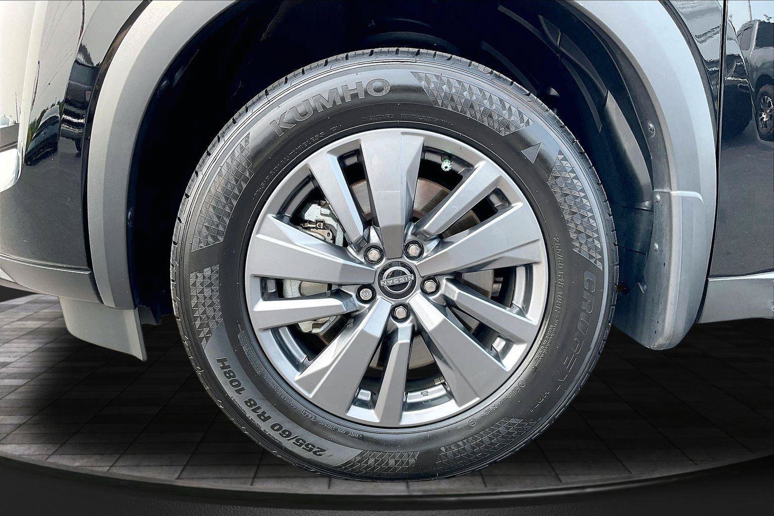 Certified 2025 Nissan Pathfinder S FWD image 10