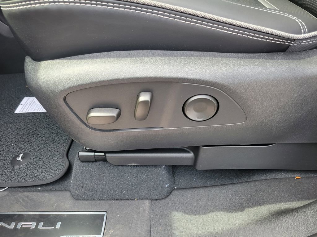 New 2025 GMC Sierra EV Denali image 12