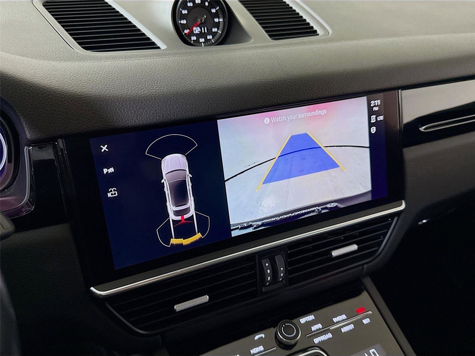 Used 2022 Porsche Cayenne Coupe w/ Premium Package image 19