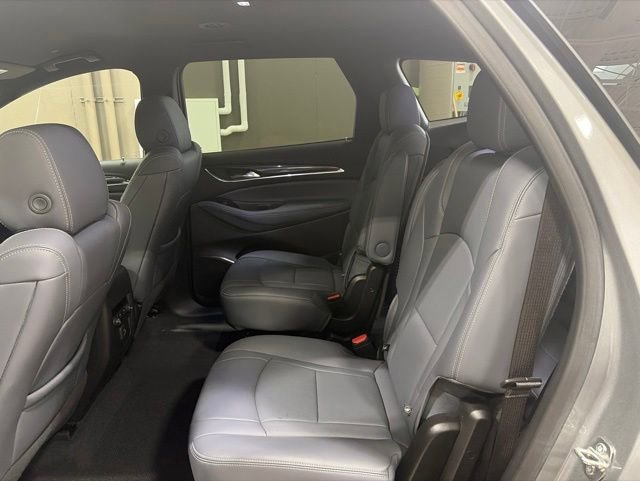 Used 2023 Buick Enclave Essence AWD/4WD image 11