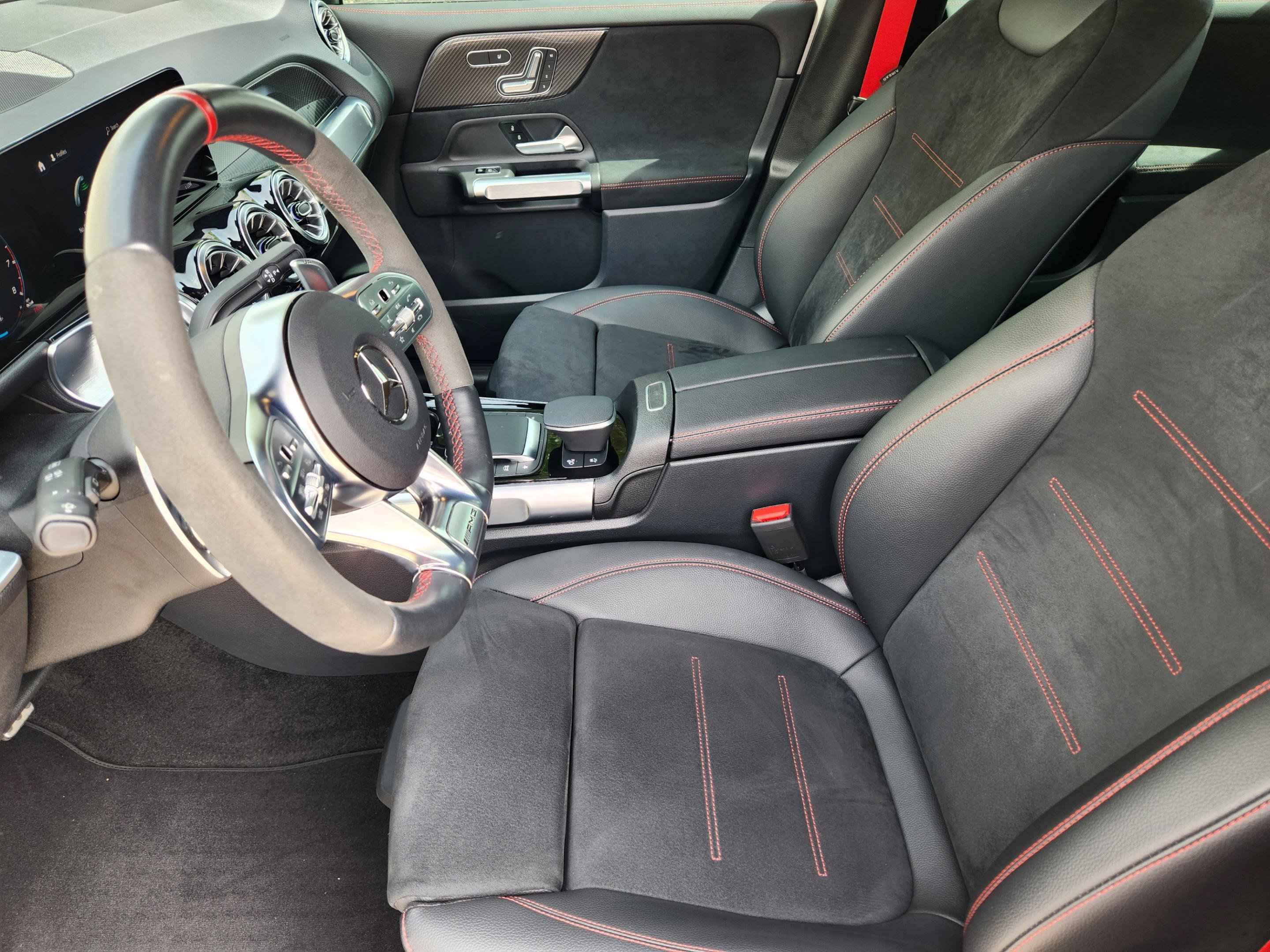 Used 2023 Mercedes-Benz GLB 35 AMG 4MATIC image 6