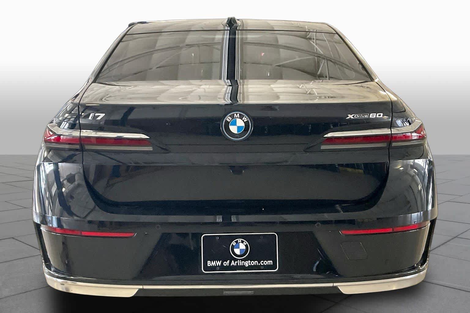 Used 2024 BMW i7 xDrive60 w/ Executive Package AWD/4WD image 4