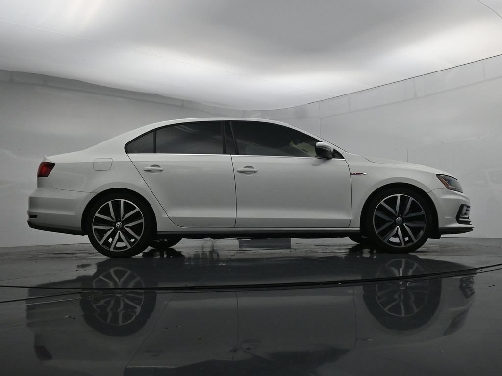 Used 2018 Volkswagen Jetta GLI FWD image 39