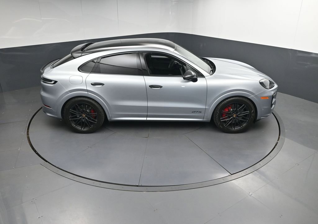 Certified 2025 Porsche Cayenne GTS AWD/4WD image 38