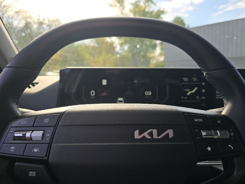 Used 2025 Kia K4 EX FWD image 25