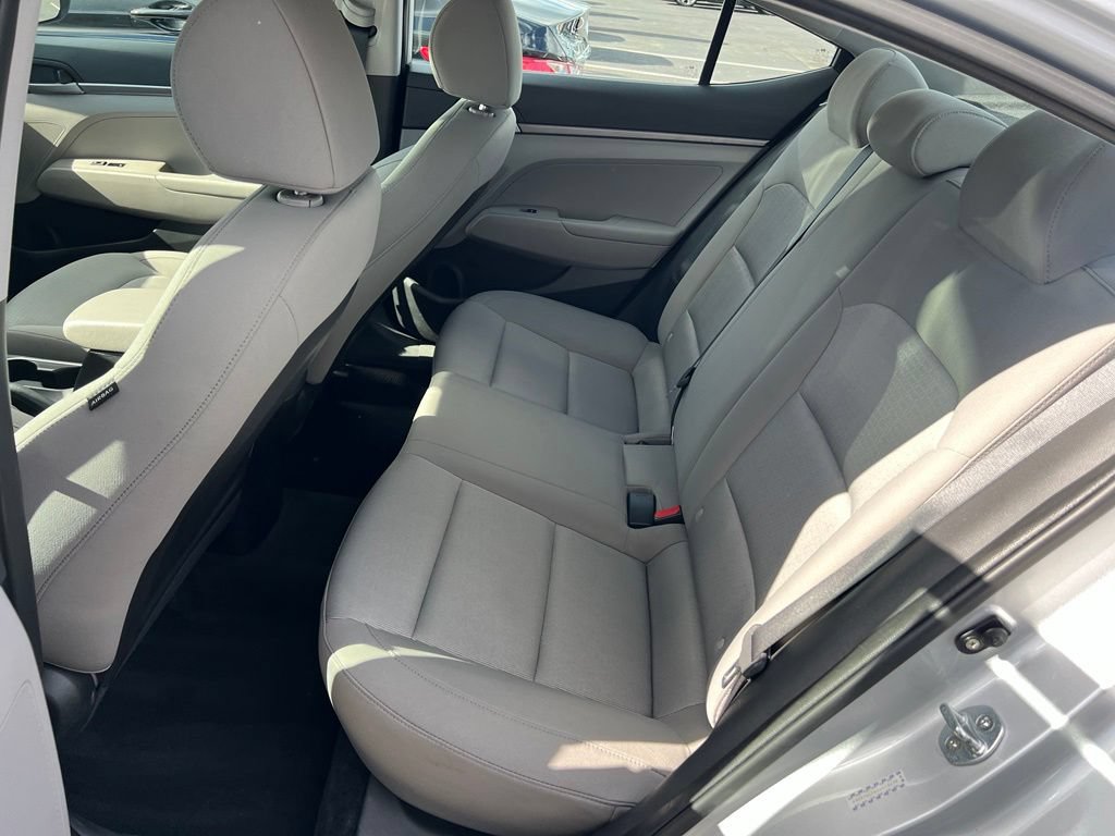 Used 2018 Hyundai Elantra SE FWD image 15