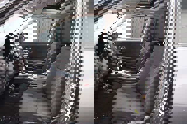 Used 2016 Honda HR-V EX image 11