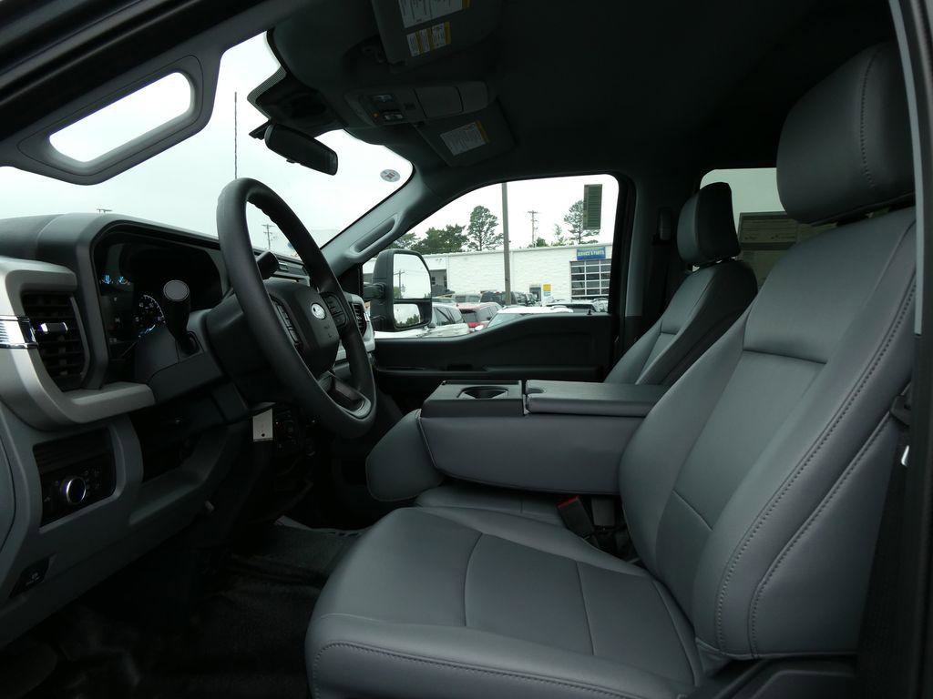 New 2026 Ford F250 XL w/ XL Off-Road Package AWD/4WD image 17