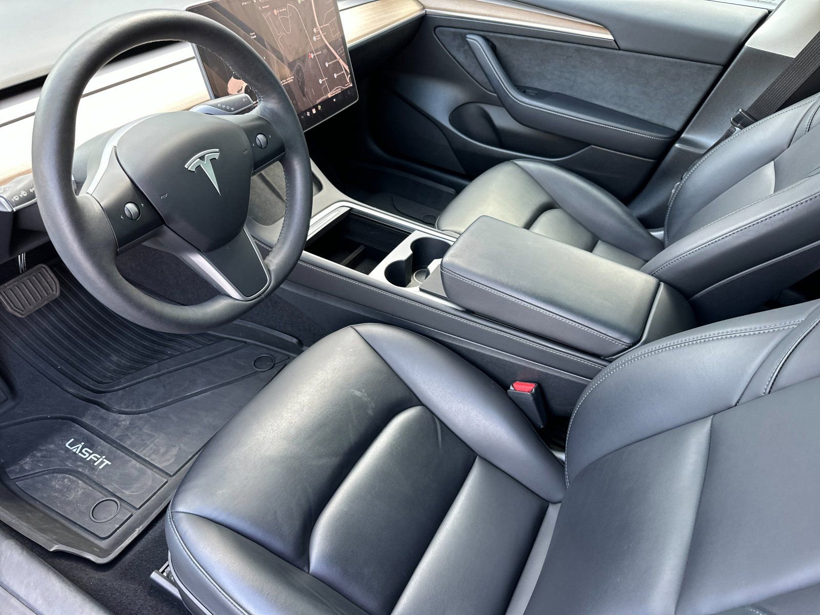 Used 2023 Tesla Model 3 Standard Range image 9