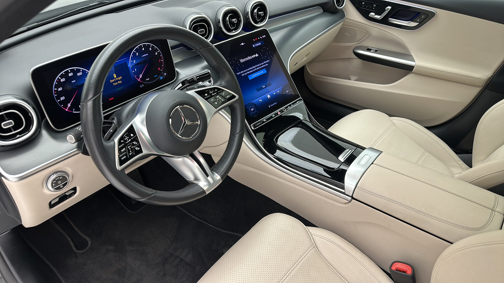 Used 2025 Mercedes-Benz C 300 4MATIC Sedan image 12