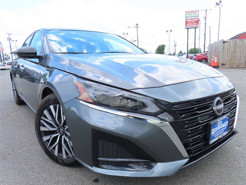 Used 2025 Nissan Altima 2.5 SV FWD image 2