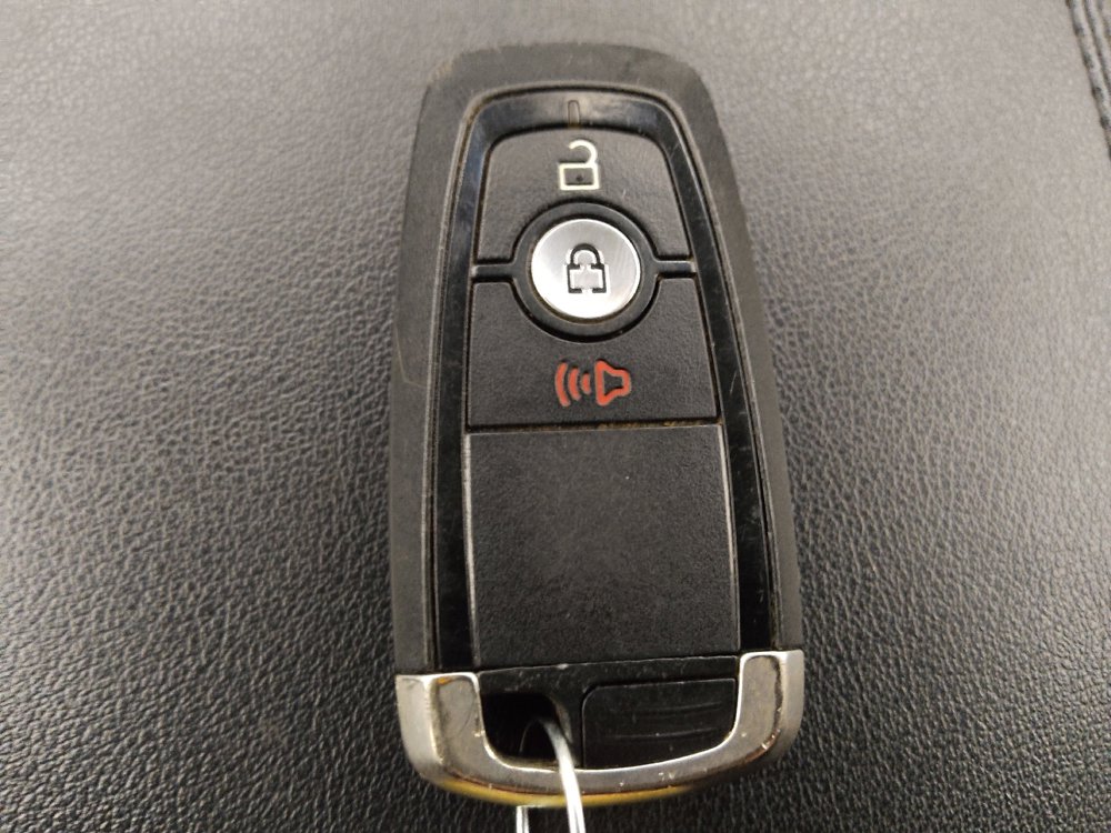 Used 2018 Ford Edge SEL image 32