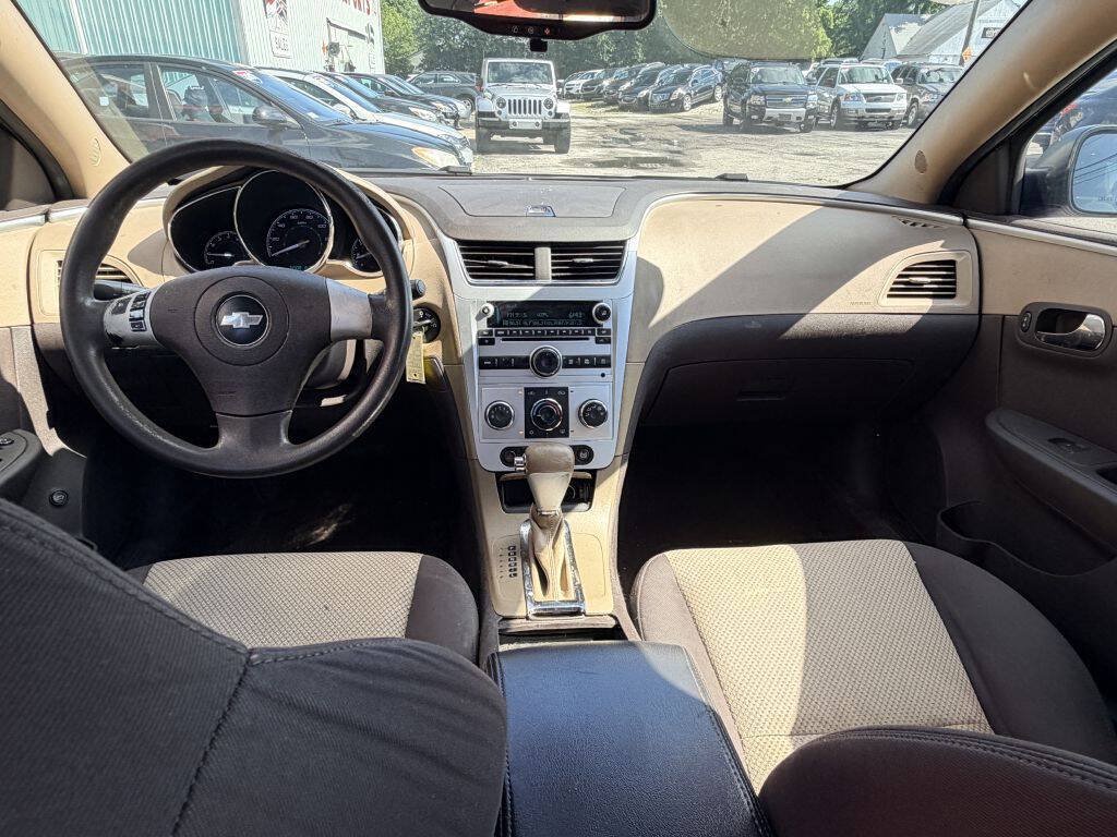 Used 2010 Chevrolet Malibu LS FWD image 6