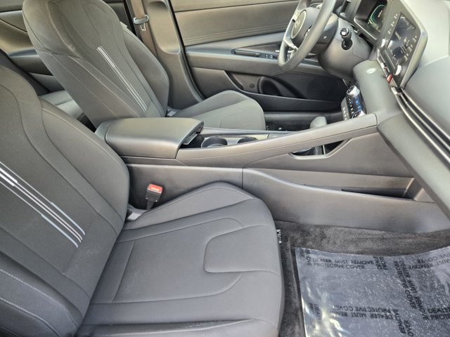 Certified 2025 Hyundai Elantra Hybrid FWD image 13