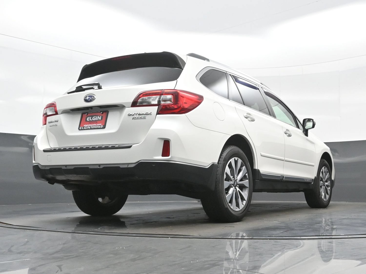 Used 2017 Subaru Outback 2.5i Touring w/ Popular Package #5A AWD/4WD image 33