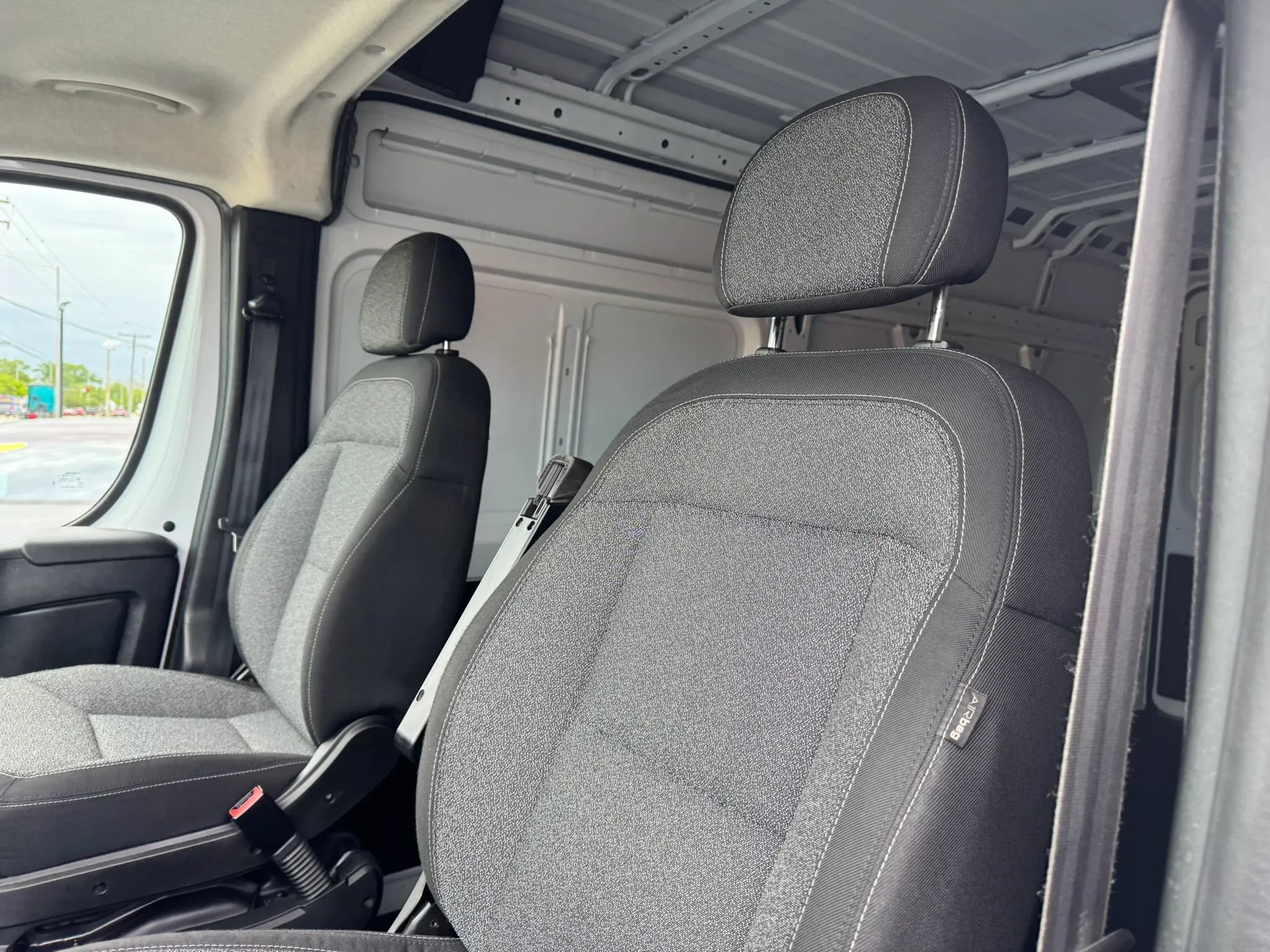 Used 2024 RAM ProMaster 2500 w/ Convenience Group FWD image 10