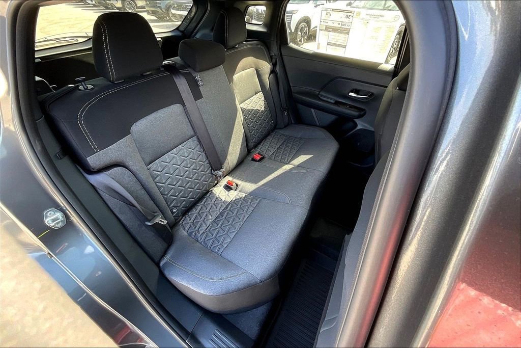 New 2025 Nissan Kicks SV image 20