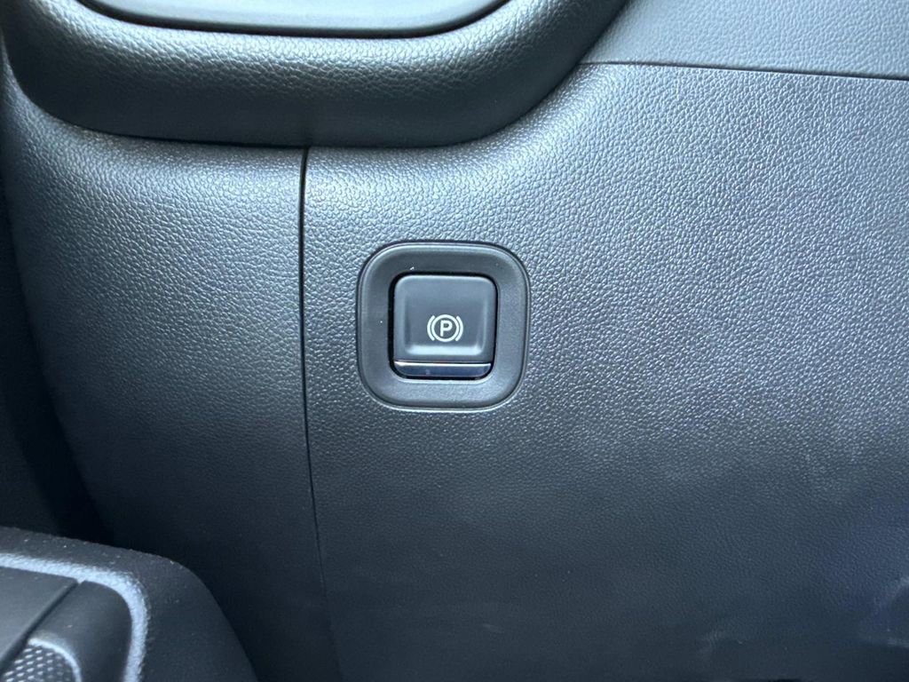 Used 2025 Chevrolet Silverado 1500 Custom image 26