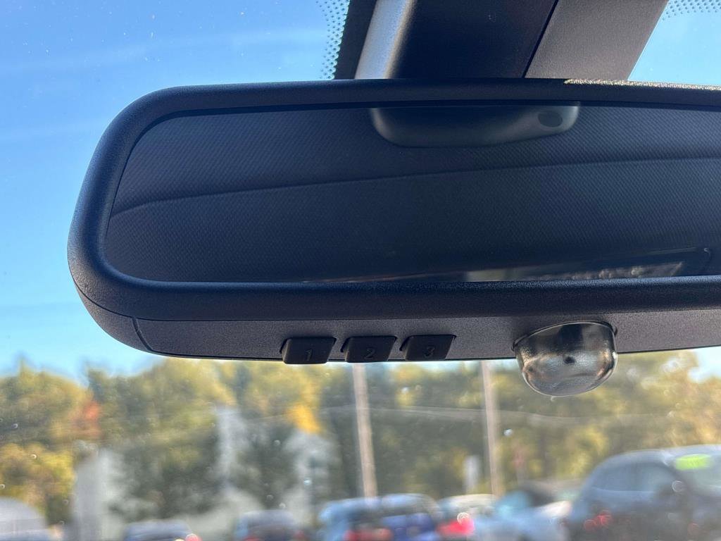 Used 2013 BMW 750i image 27