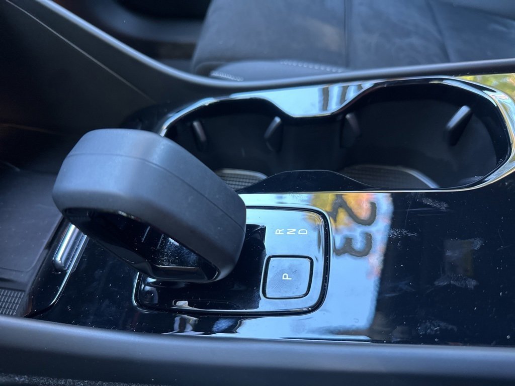 Used 2023 Volvo XC40 Recharge Plus image 35