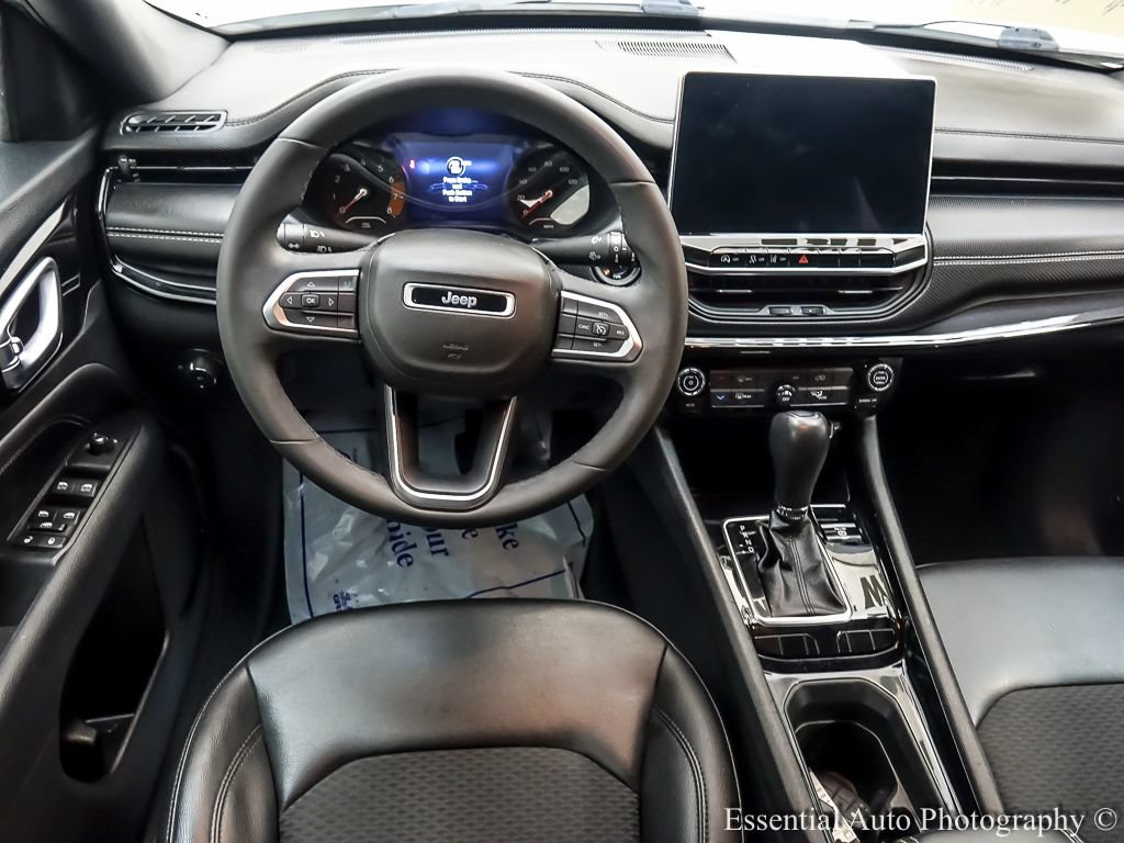 Used 2022 Jeep Compass Latitude FWD image 12