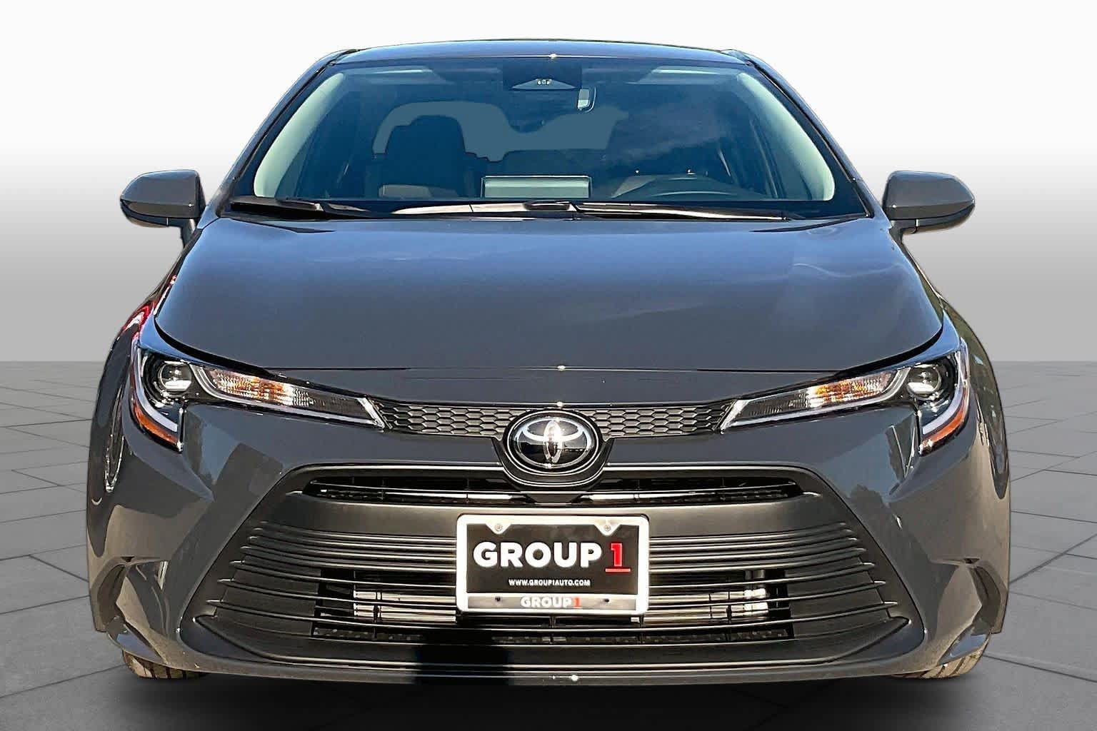 Used 2026 Toyota Corolla LE FWD image 4