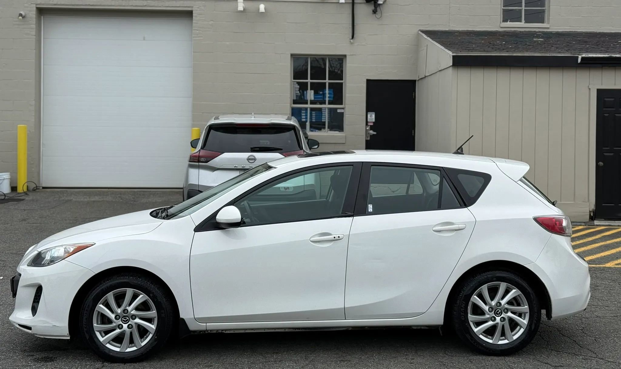 Used 2013 MAZDA MAZDA3 i Touring FWD image 6