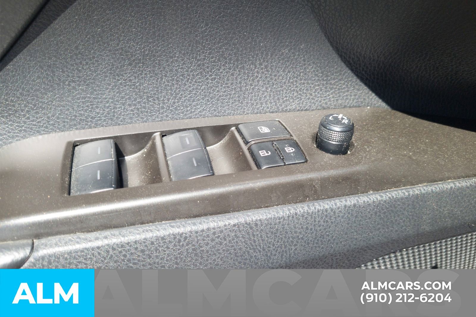 Used 2023 Toyota Camry SE w/ Convenience Package FWD image 15