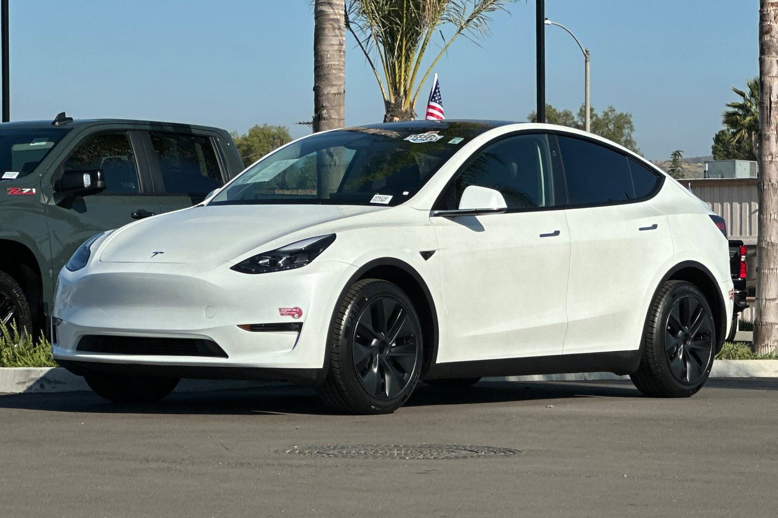 Used 2025 Tesla Model Y Long Range image 8