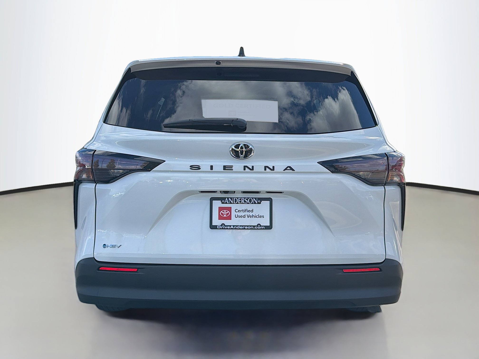 Certified 2026 Toyota Sienna LE FWD image 18