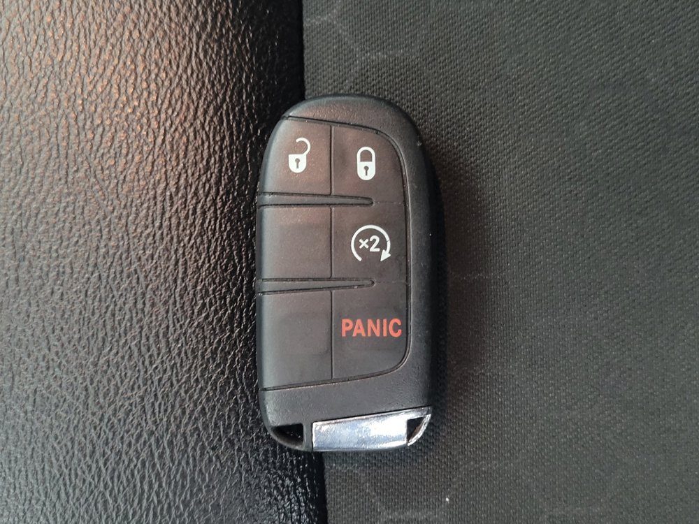 Used 2018 Jeep Compass Latitude w/ Popular Equipment Group FWD image 32