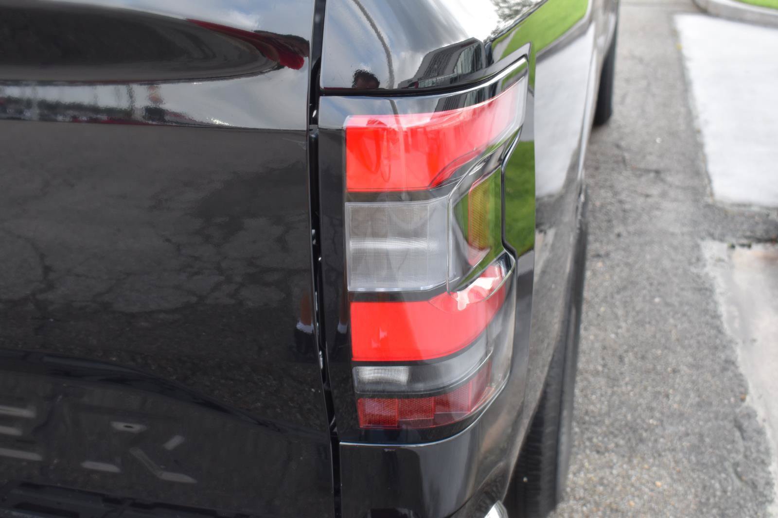 Certified 2025 Nissan Frontier SV RWD image 8