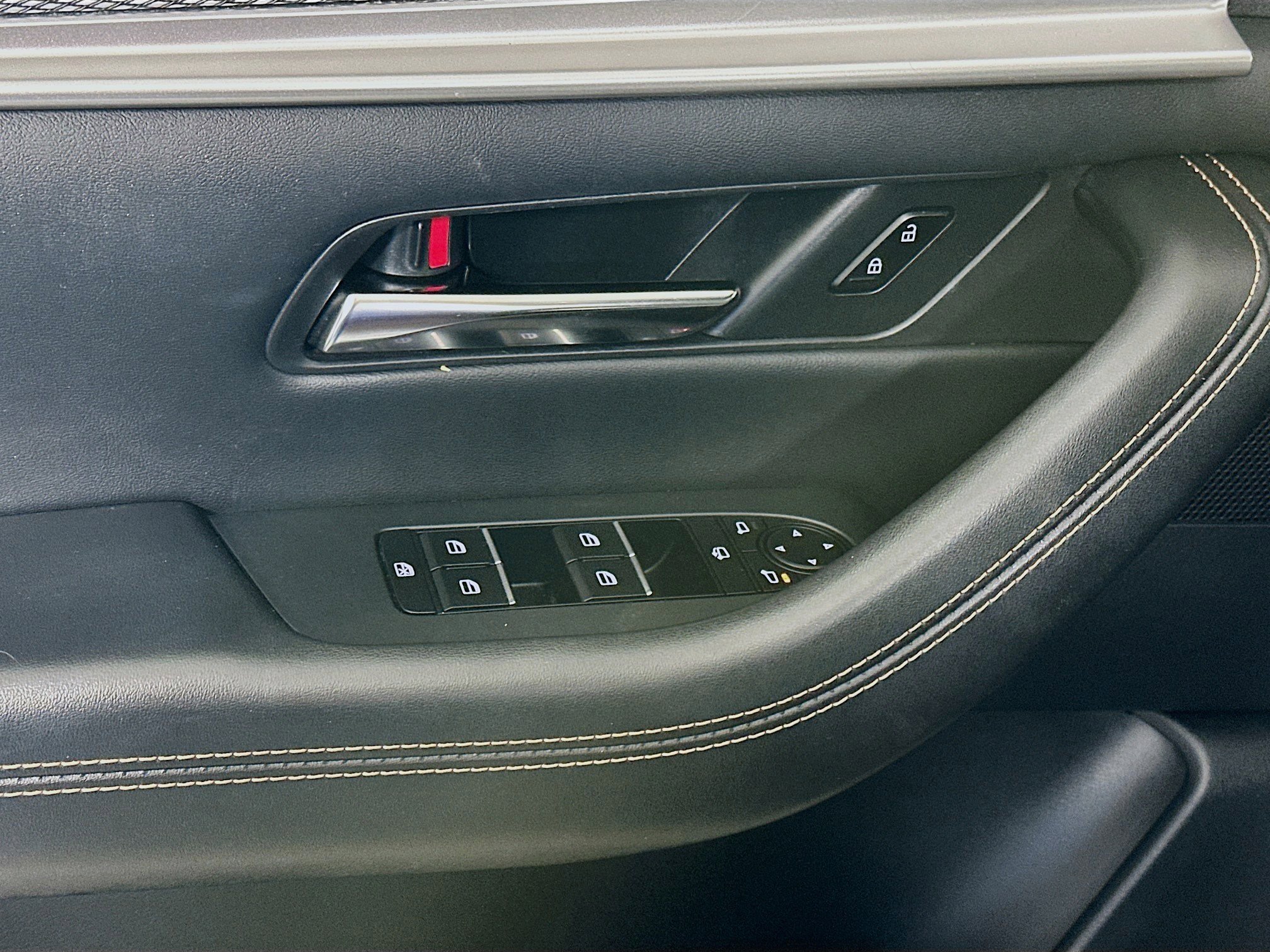 Used 2024 MAZDA CX-90 Plug-In Hybrid w/ Premium Plus image 15