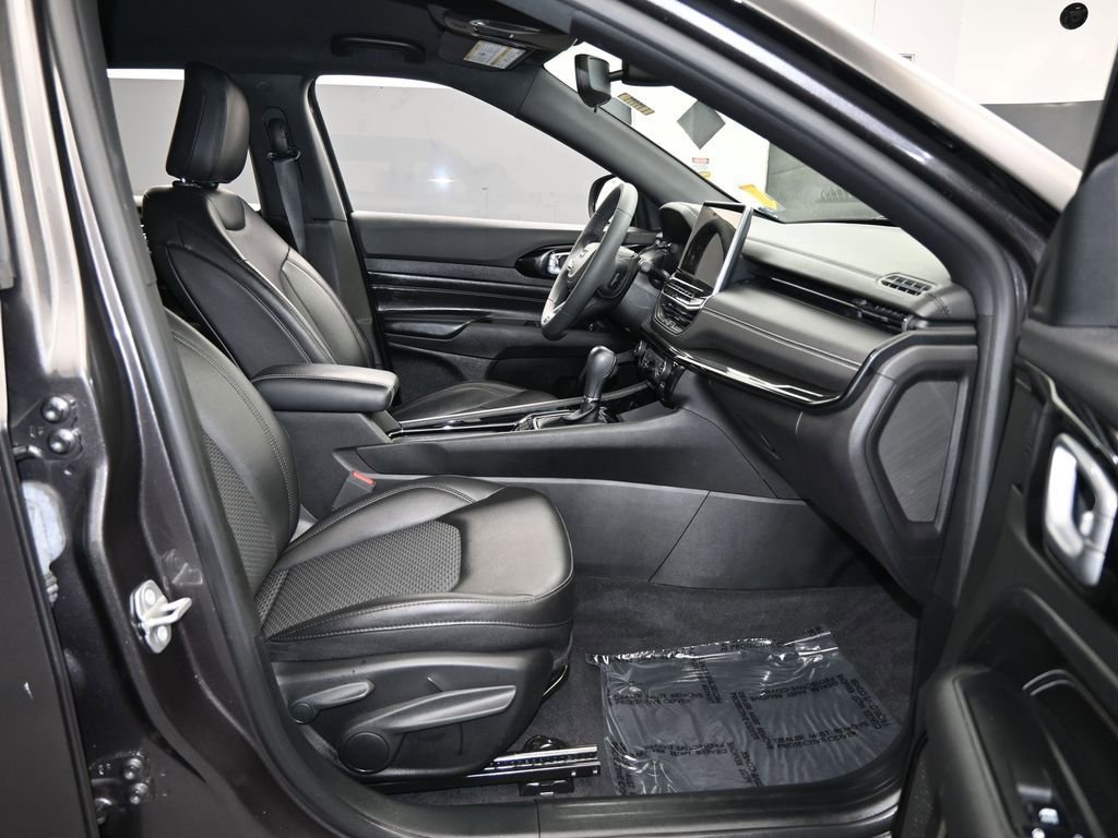 Used 2022 Jeep Compass Altitude image 40