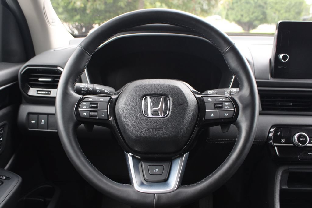 Certified 2025 Honda Pilot Touring image 18
