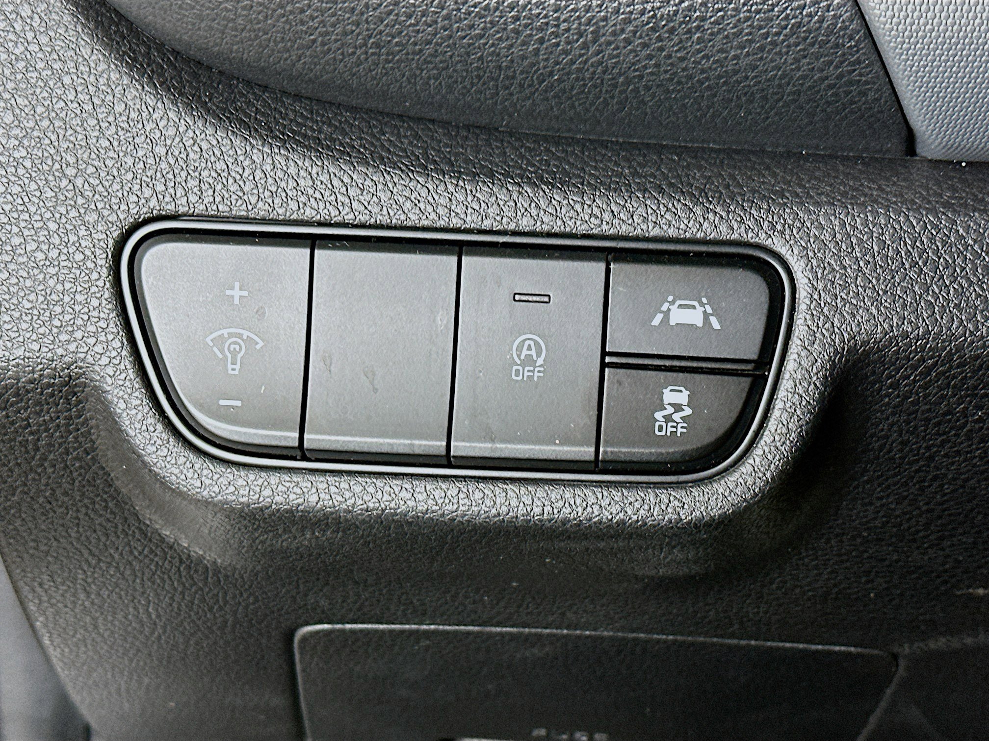 Used 2023 Kia Seltos LX image 17