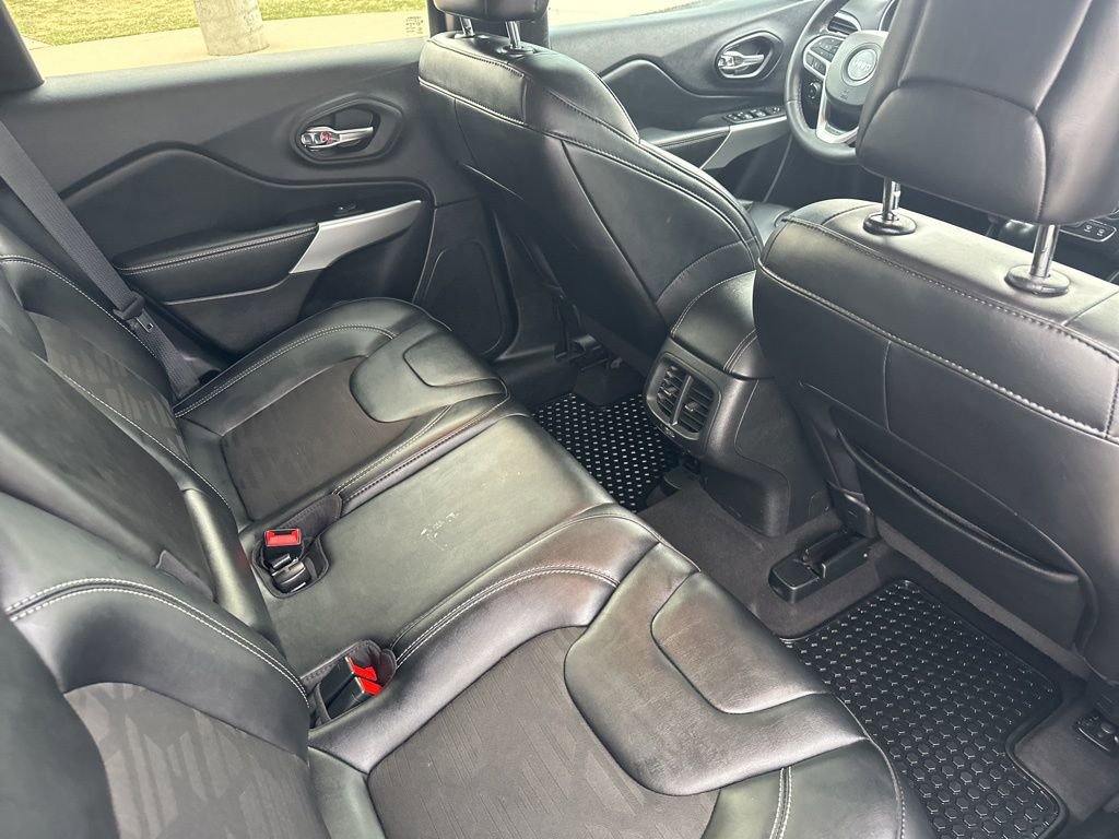 Used 2022 Jeep Cherokee Latitude AWD/4WD image 24