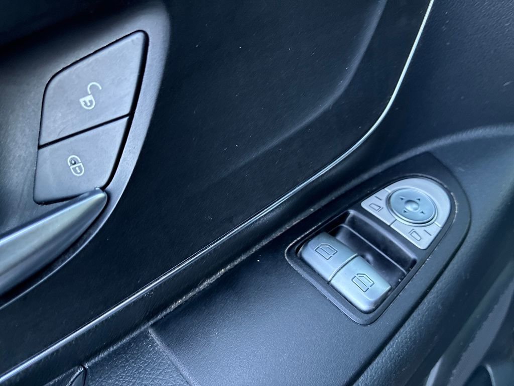 Used 2018 Mercedes-Benz Metris Passenger image 11